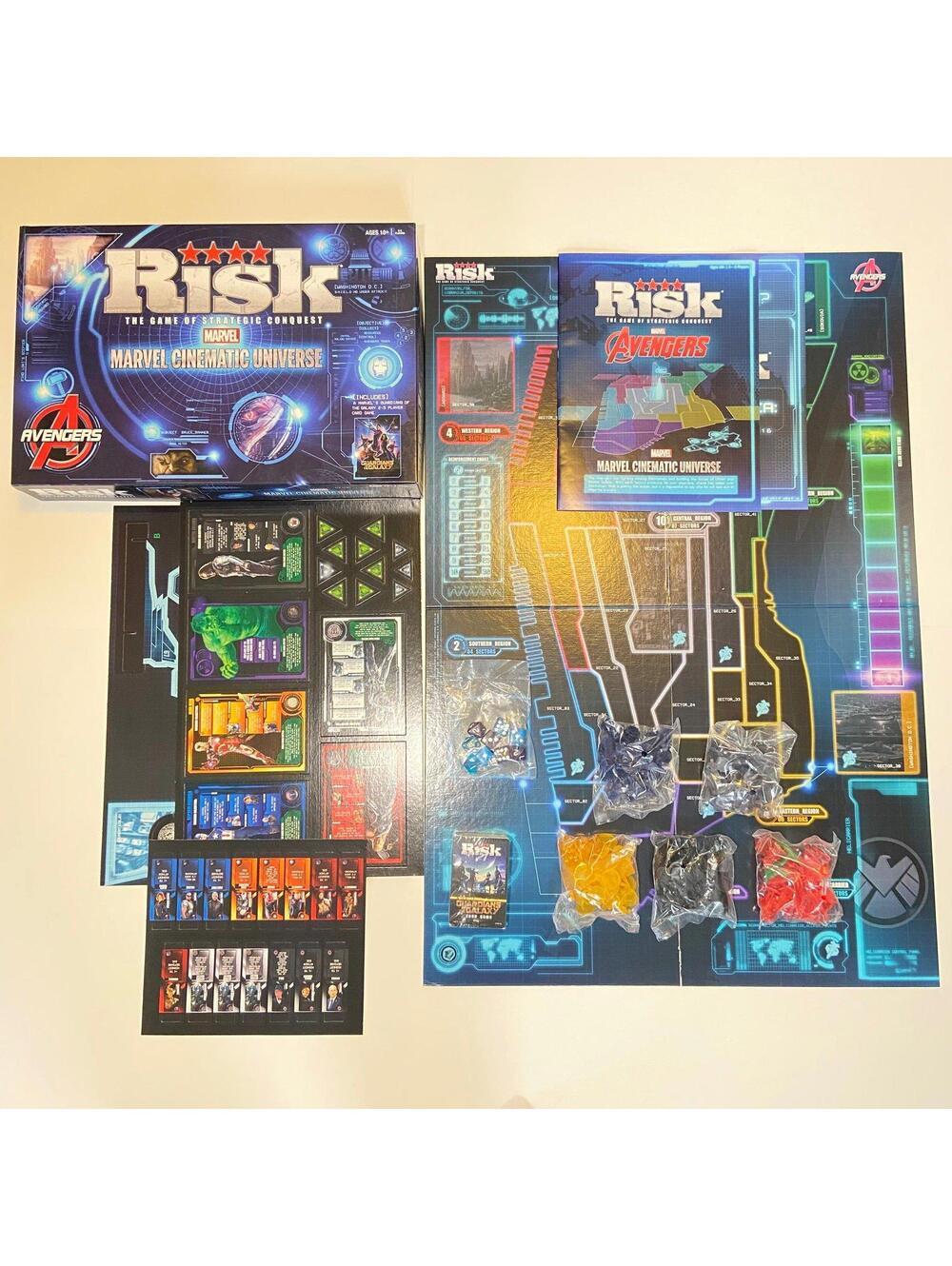 2015 Hasbro Marvel Cinematic Universe Risk Board Game - NEW / OPEN BOX